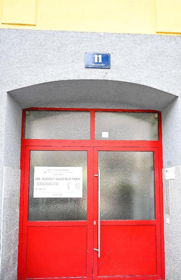 Elegant Apartment Westbahnhof Wien Exterior foto